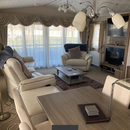 2 Bed, 2 Bath Lodge Style Caravan With Hot Tub & Private Garden At Patrington Haven Leisure Park Buitenkant foto